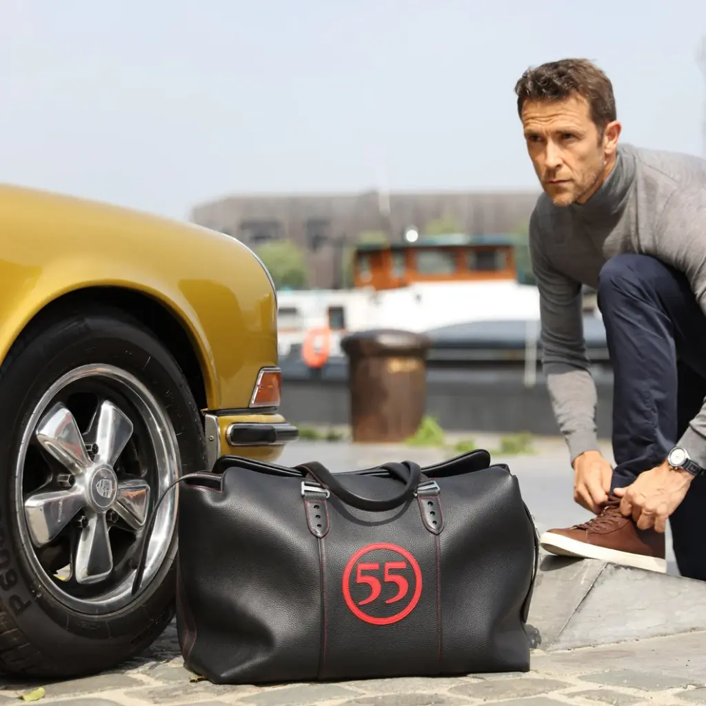 Weekend Bag: Black - 55 Red